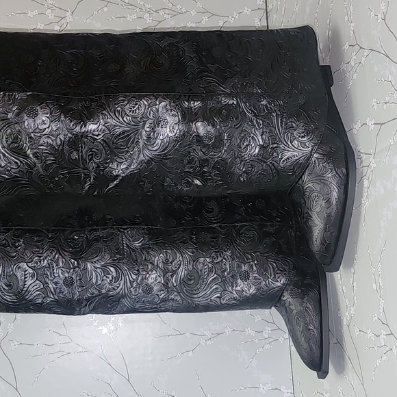 Black Boots - Picture 4 of 12